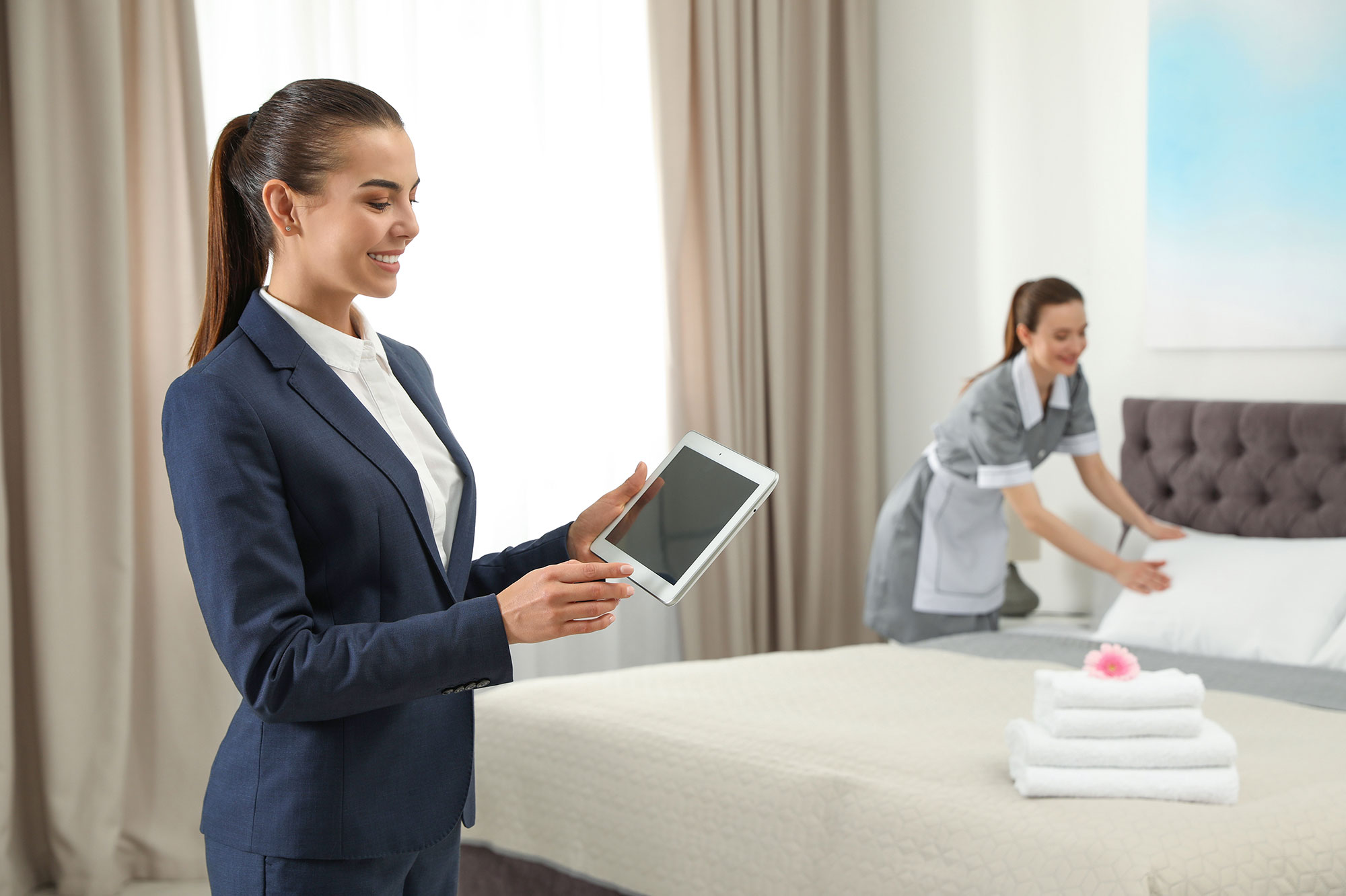 Solution housekeeping leader pms cloud misterbooking hôtel management système logiciel solution hôtelière